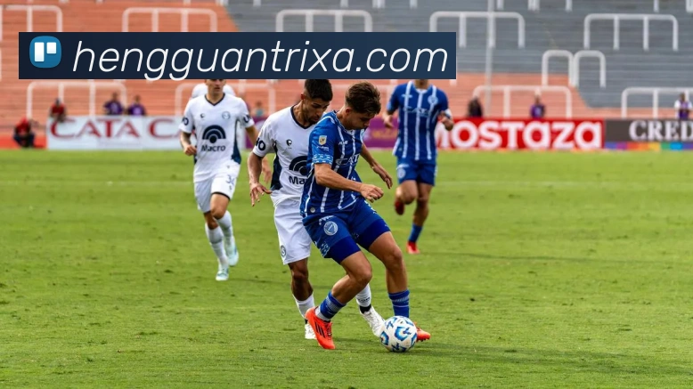 朗斯主帅分析球队登顶原因巴黎失利让人意外目标依然是争夺欧冠资格